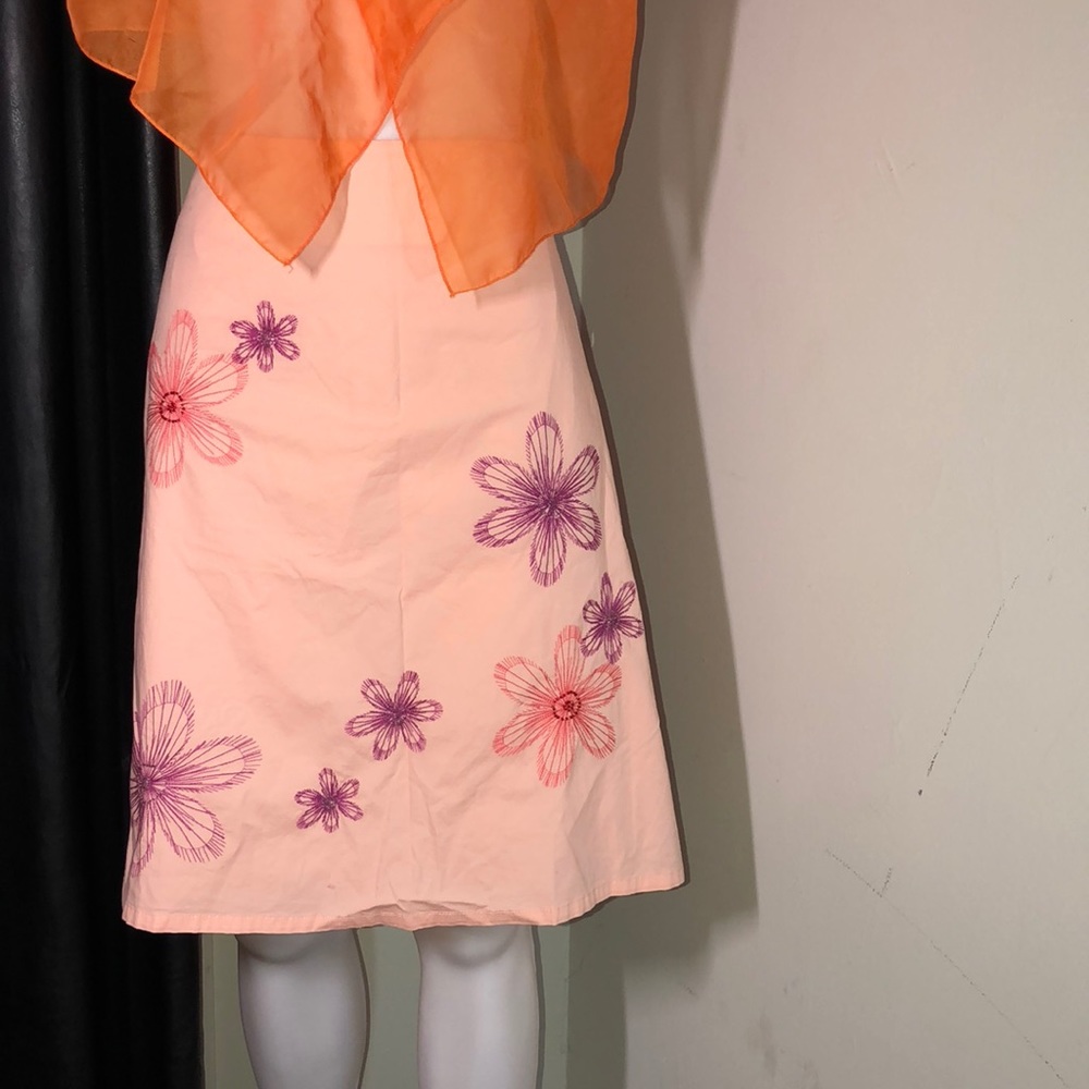 Embroidered skirt